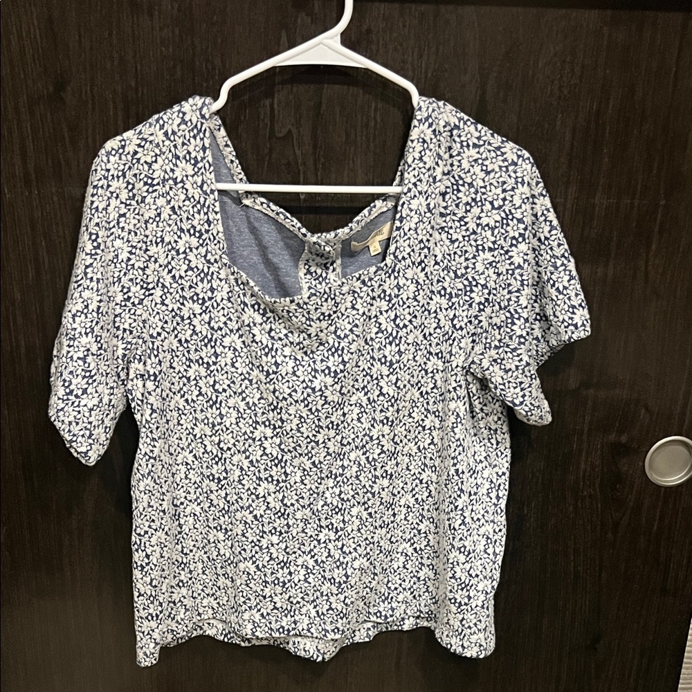 Madewell Navy and White Floral Blouse